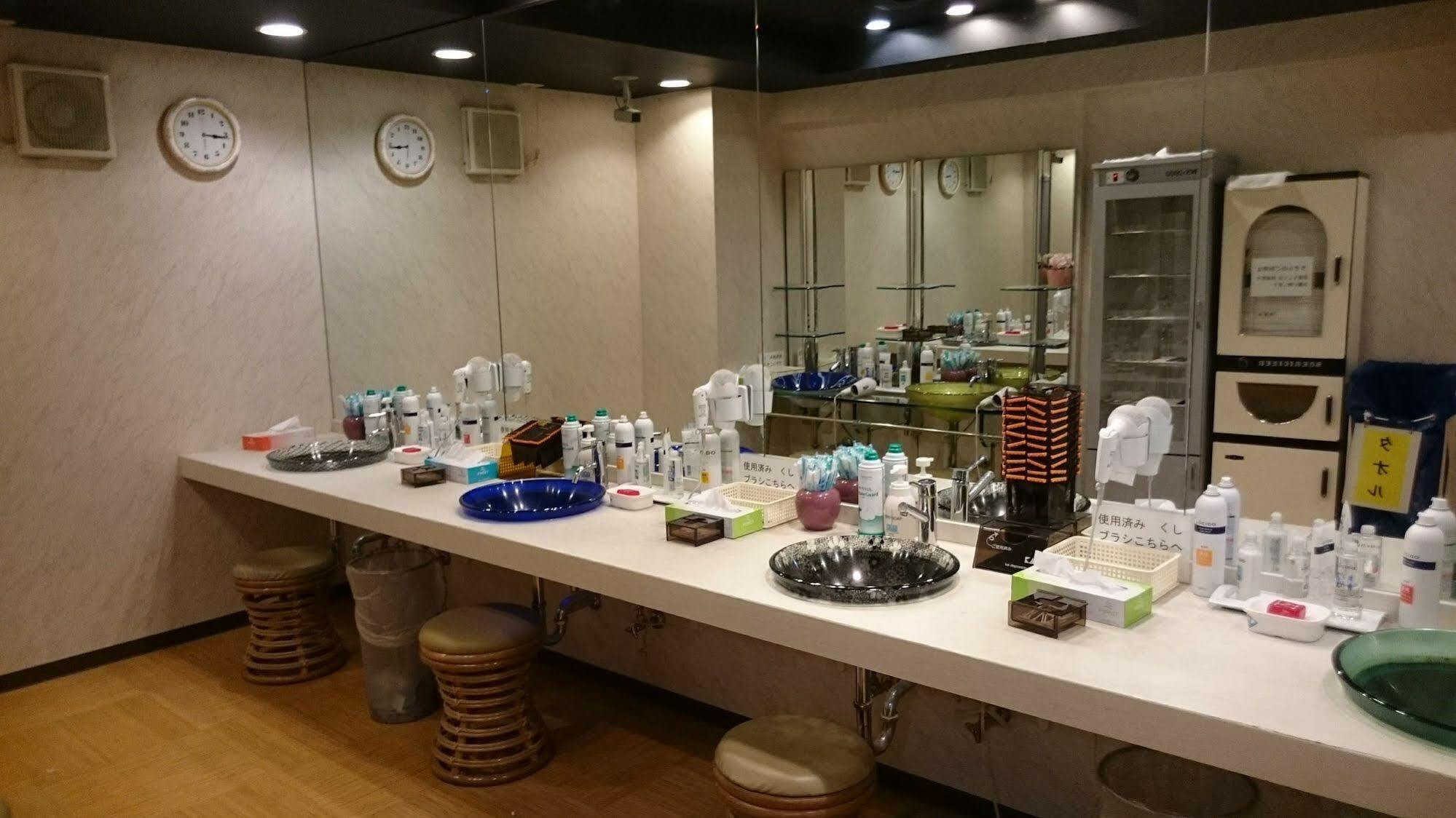 Capsule And Sauna New Japan Ex ฮิโรชิม่า ภายนอก รูปภาพ